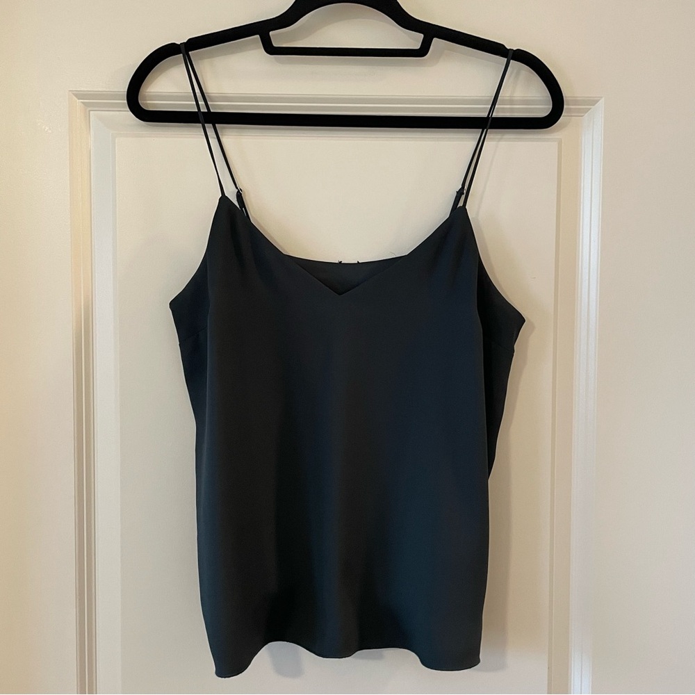Women’s Express Satin-like Tank in Emerald Green (Size S)